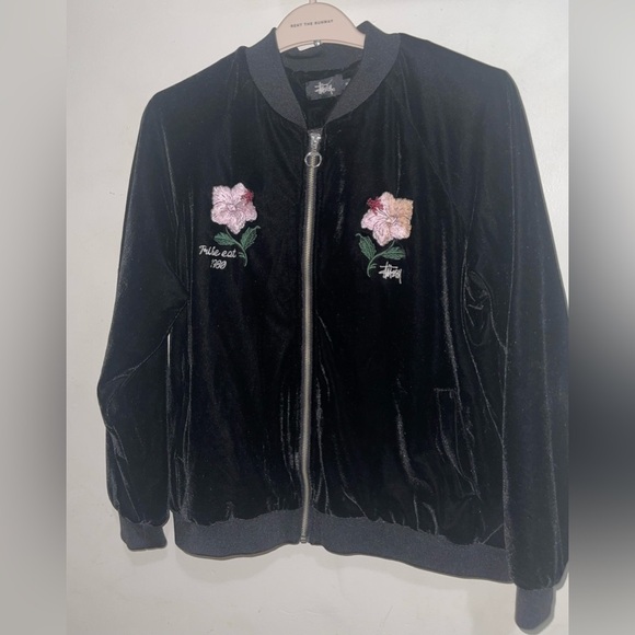 Stussy Black Velour Velvet  Floral Embroidered Zip up Women's Jacket nwot - Picture 2 of 9